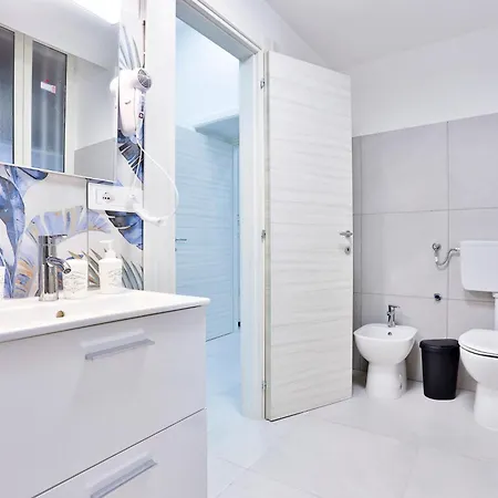 아파트 Guesthost - Dimora Leone Relais 나폴리