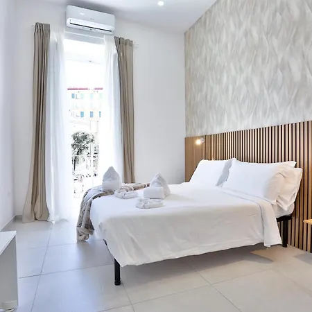 Guesthost - Dimora Leone Relais 아파트 나폴리