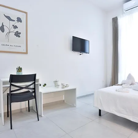 Guesthost - Dimora Leone Relais *