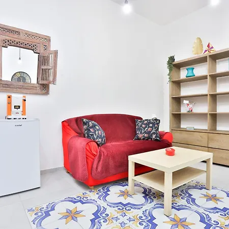 Апартаменты Guesthost - Dimora Leone Relais *