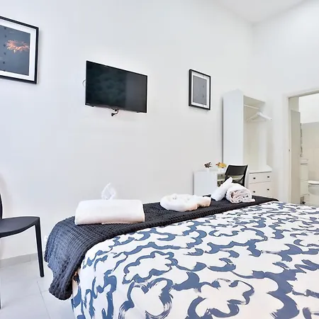 Апартаменты Guesthost - Dimora Leone Relais *