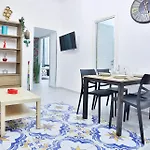 Guesthost - Dimora Leone Relais Apartman